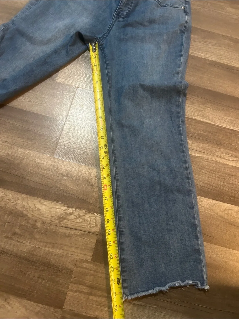 NYDJ Classic Medium Wash Women's Straight Crop Jeans Size 10 - Picture 2 of 7